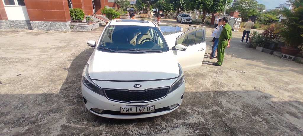 Tài sản là xe ô tô con nhãn hiệu KIA CERATO 2.0AT - Sản xuất năm 2017 - BS: 79A - 147.06